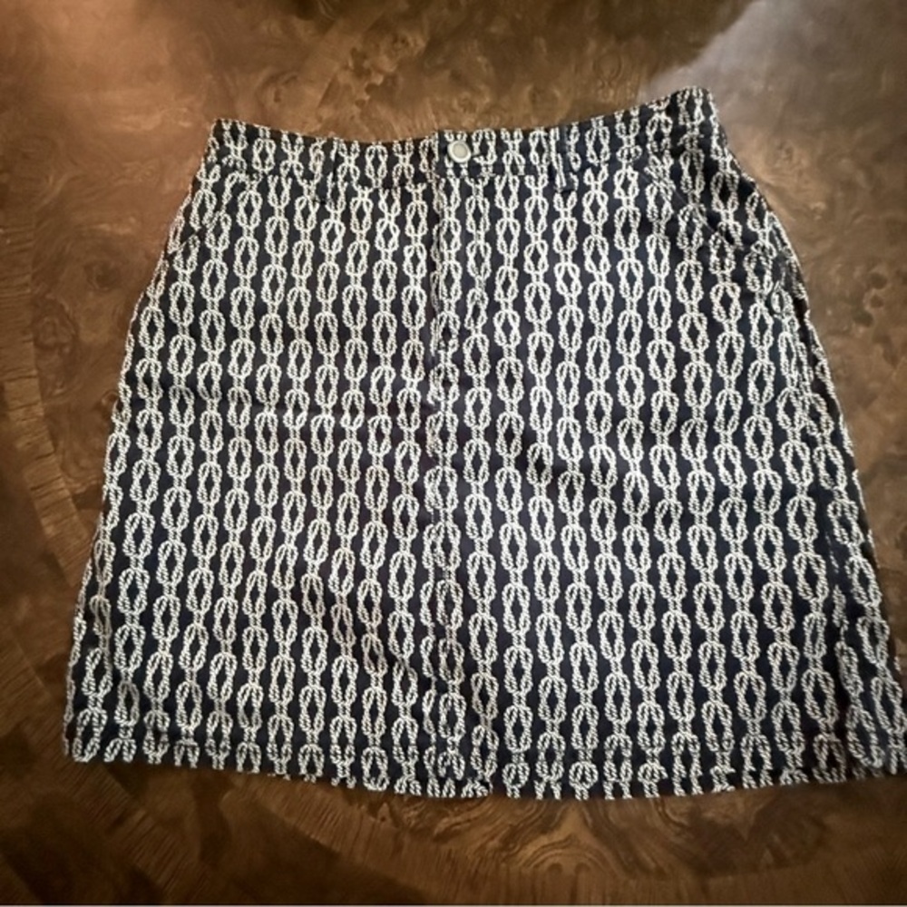 Croft & Barrow Navy and White Nautical Patterned SKORT EUC Sz 4